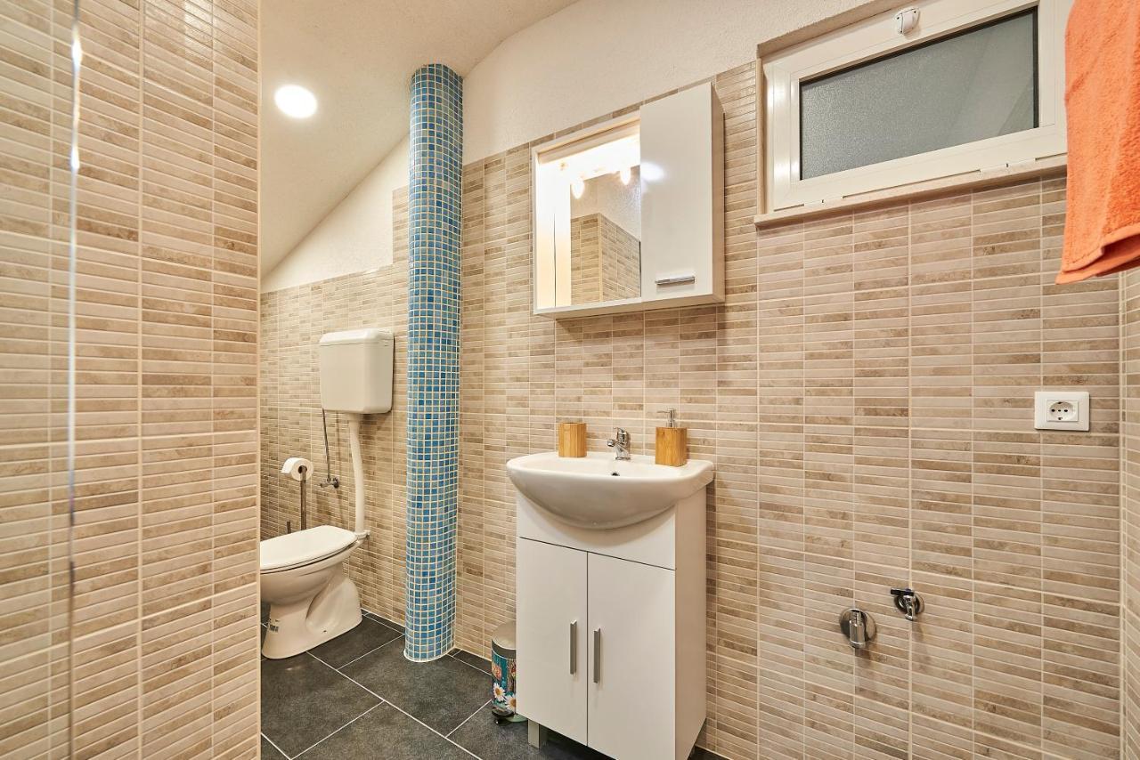 Studio Apartment Bascan Trogir Exteriör bild